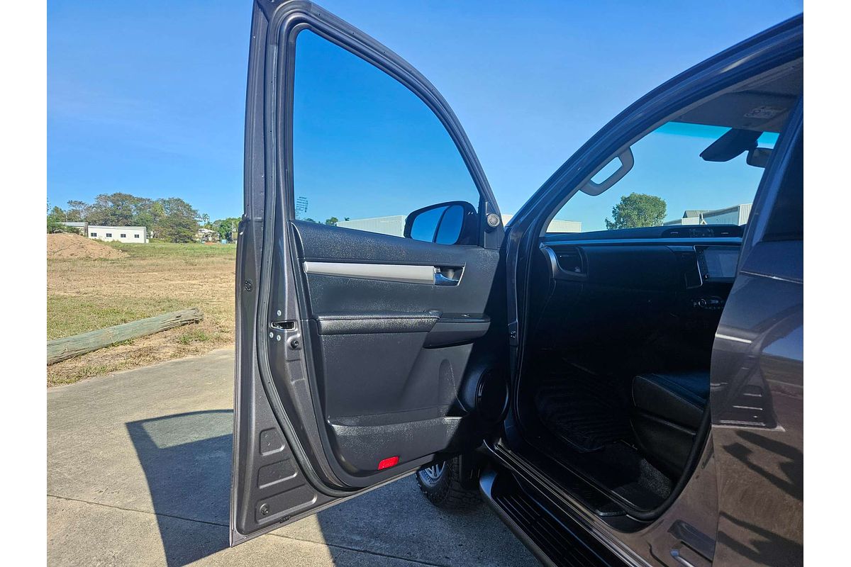 2021 Toyota Hilux SR5 GUN126R 4X4