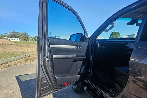 2021 Toyota Hilux SR5 GUN126R 4X4