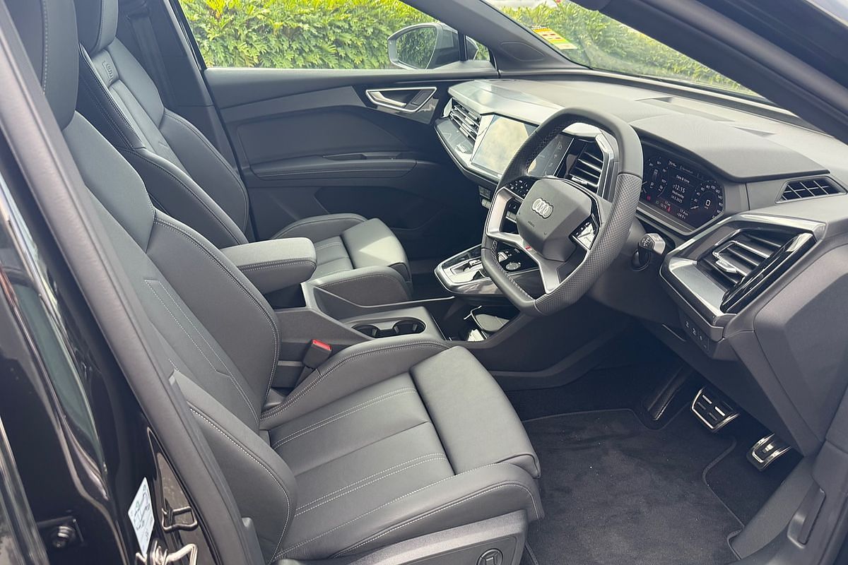 2024 Audi Q4 e-tron 55 F4