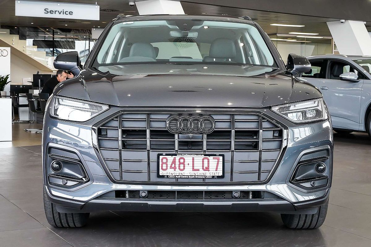 2024 Audi Q5 35 TDI Dynamic Black FY
