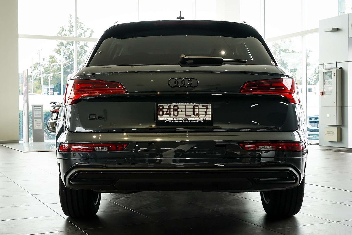 2024 Audi Q5 35 TDI Dynamic Black FY