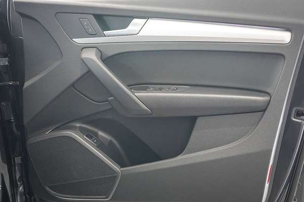 2024 Audi Q5 35 TDI Dynamic Black FY
