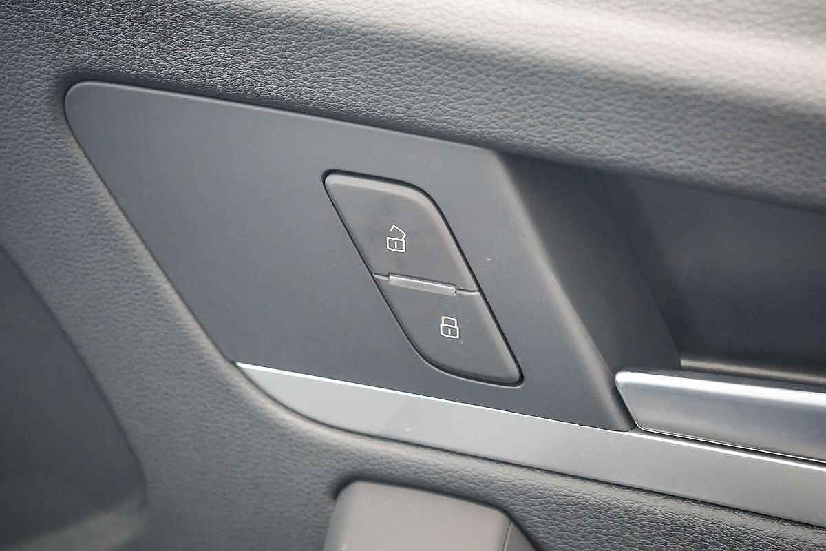 2024 Audi Q5 35 TDI Dynamic Black FY