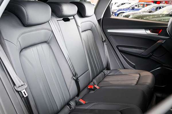 2024 Audi Q5 35 TDI Dynamic Black FY