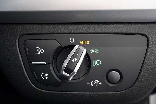 2024 Audi Q5 35 TDI Dynamic Black FY