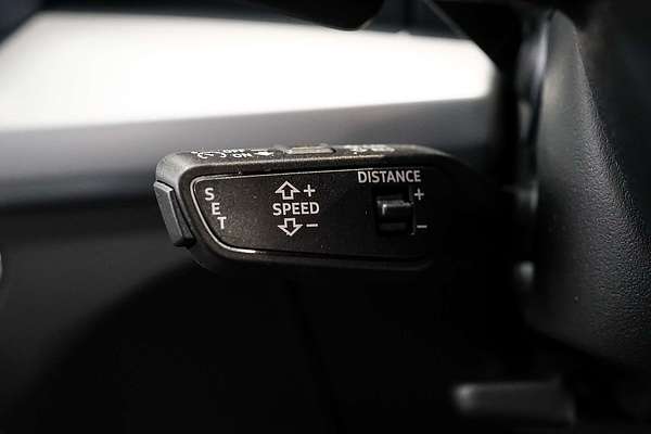 2024 Audi Q5 35 TDI Dynamic Black FY