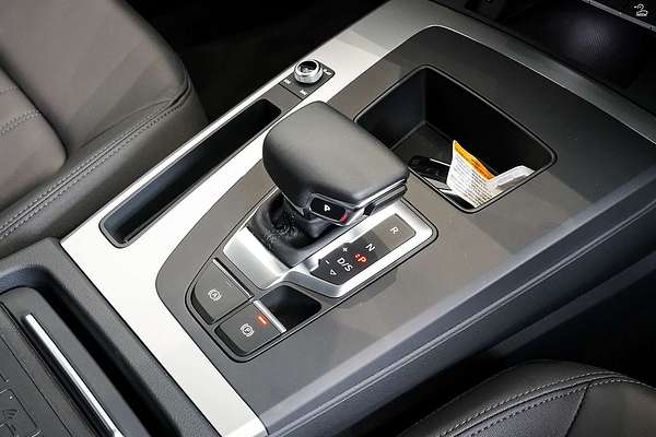 2024 Audi Q5 35 TDI Dynamic Black FY