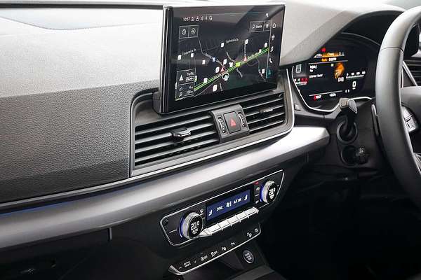 2024 Audi Q5 35 TDI Dynamic Black FY
