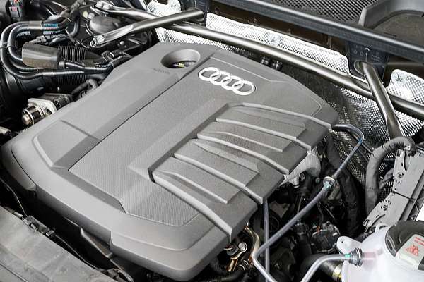 2024 Audi Q5 35 TDI Dynamic Black FY