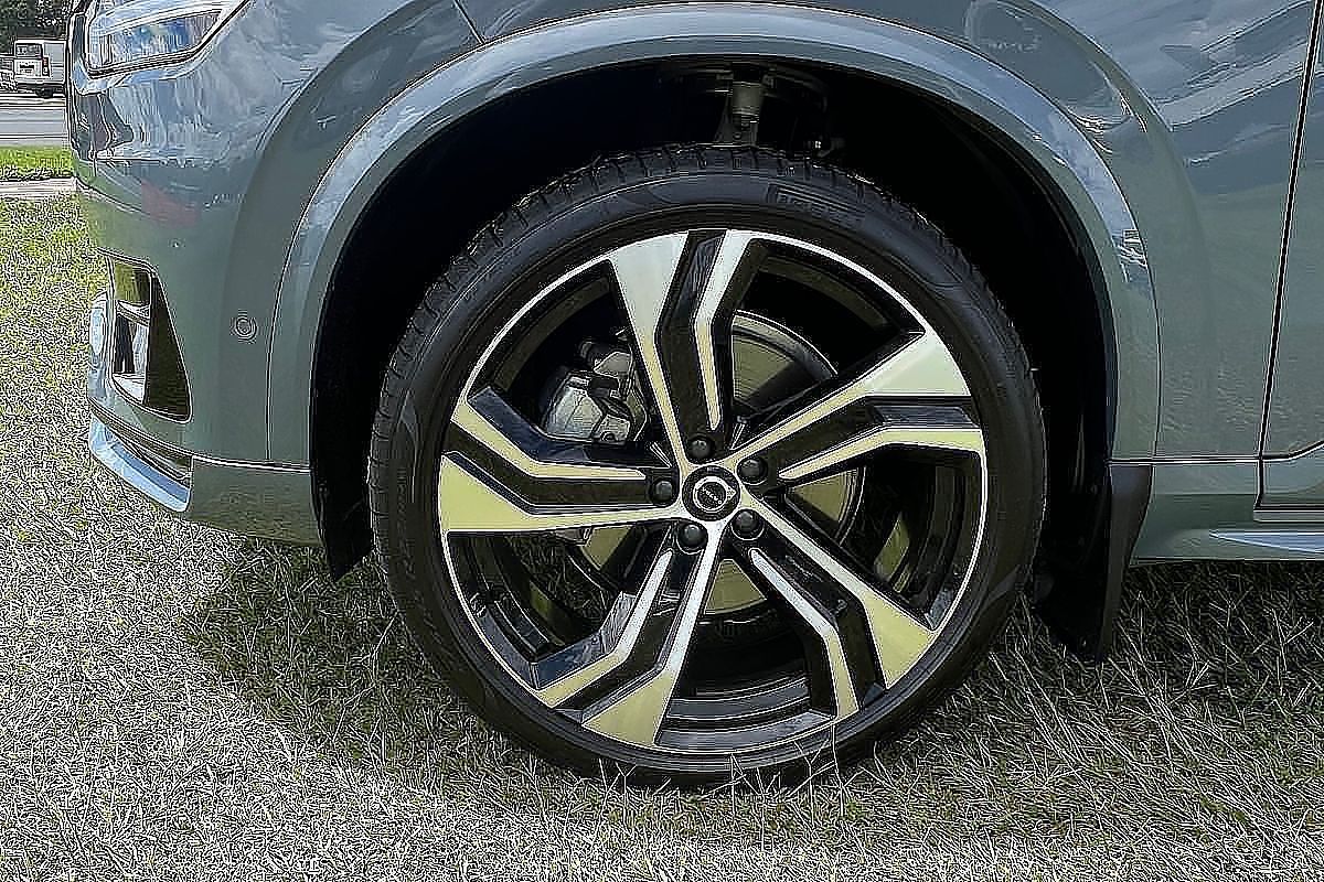 2023 Volvo XC90 Ultimate B6 Dark