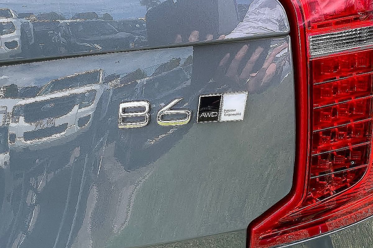 2023 Volvo XC90 Ultimate B6 Dark
