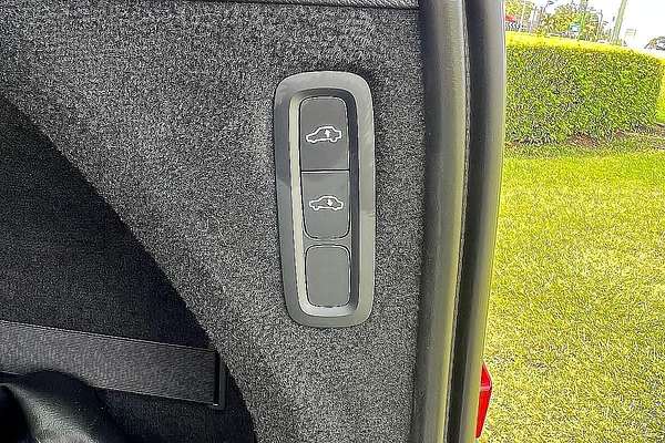 2023 Volvo XC90 Ultimate B6 Dark