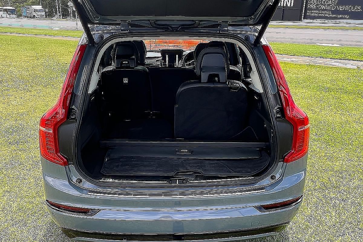 2023 Volvo XC90 Ultimate B6 Dark