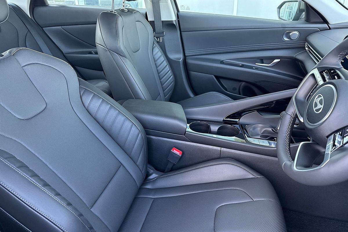 2024 Hyundai i30 Premium CN7.V2