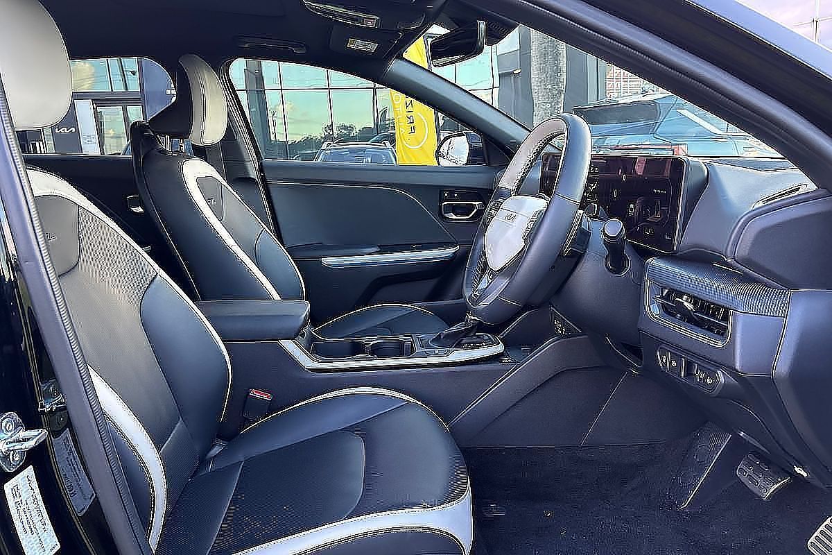 2025 Kia K4 GT-Line CL4m