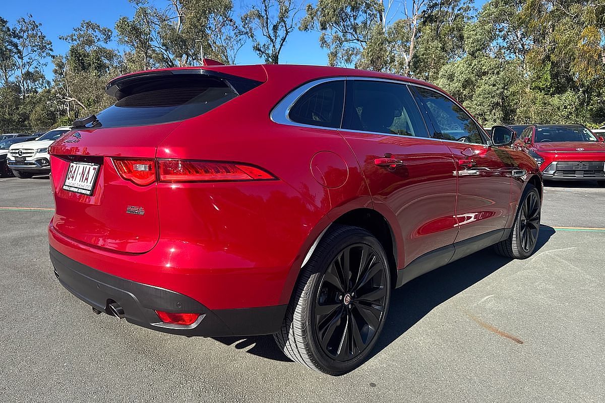 2017 Jaguar F-PACE 25t Prestige X761