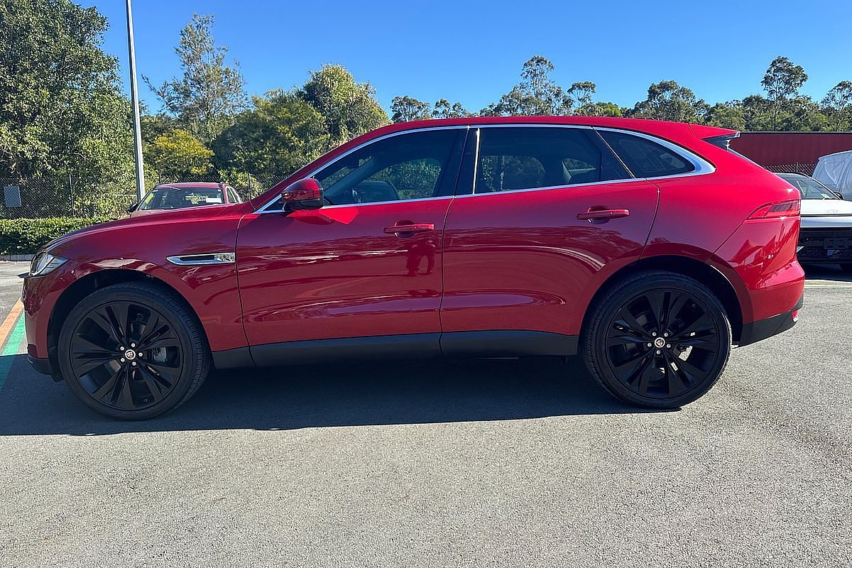 2017 Jaguar F-PACE 25t Prestige X761