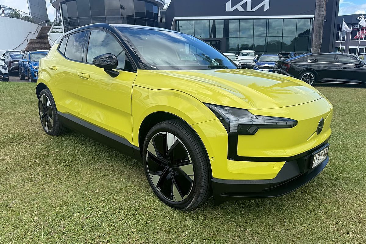 2023 Volvo EX30 Single Motor Extended Range Ultra