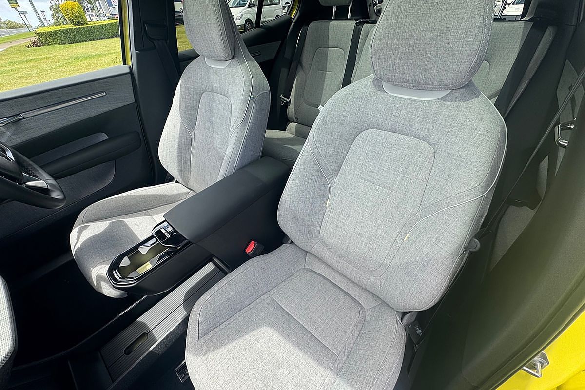 2023 Volvo EX30 Single Motor Extended Range Ultra