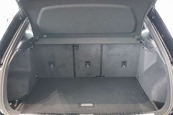 2024 Audi Q3 40 TFSI S line F3