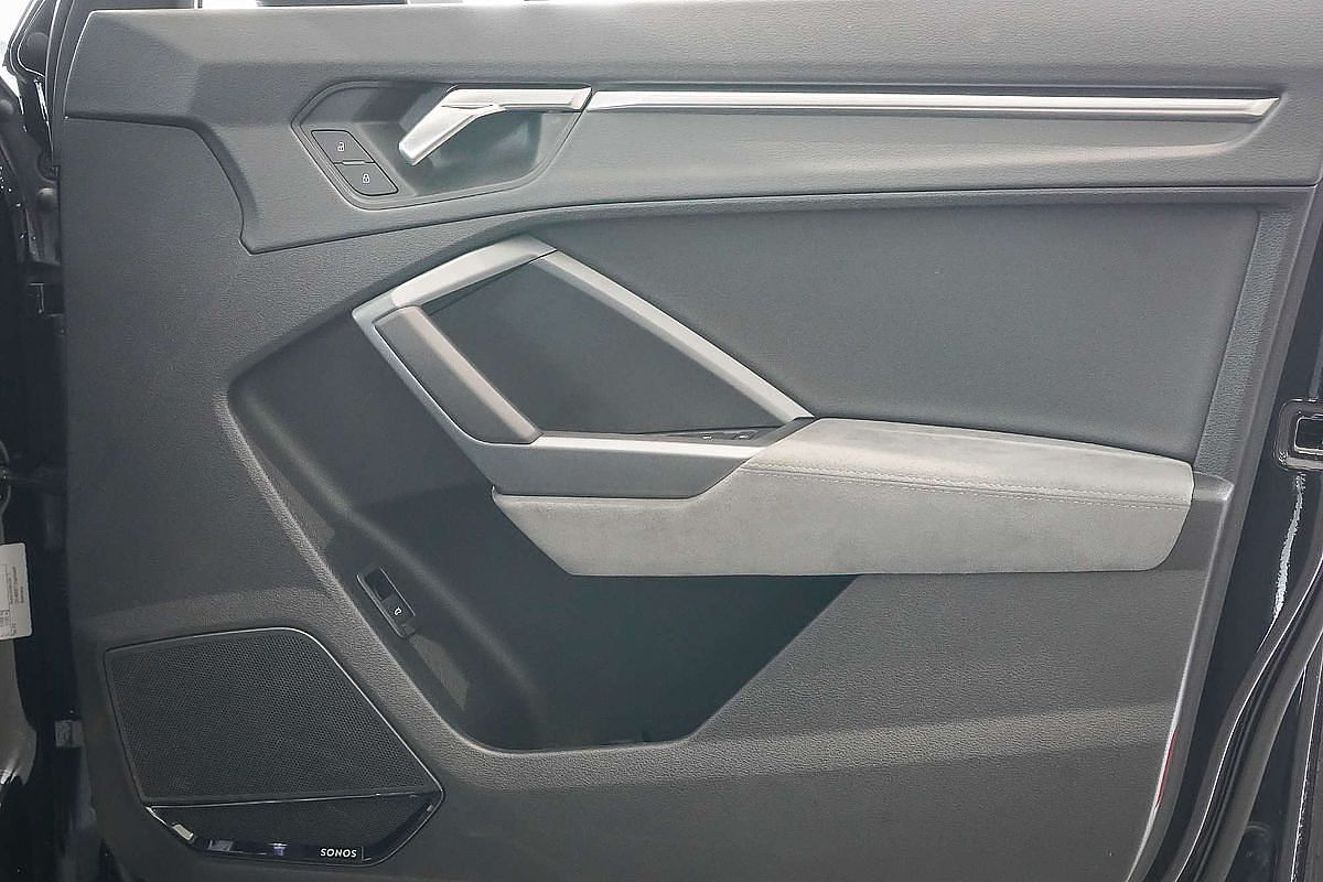 2024 Audi Q3 40 TFSI S line F3