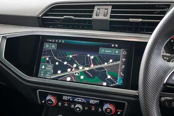 2024 Audi Q3 40 TFSI S line F3