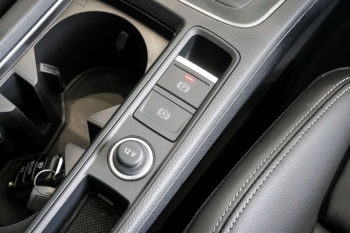 2024 Audi Q3 40 TFSI S line F3