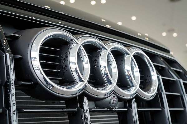 2024 Audi Q3 40 TFSI S line F3