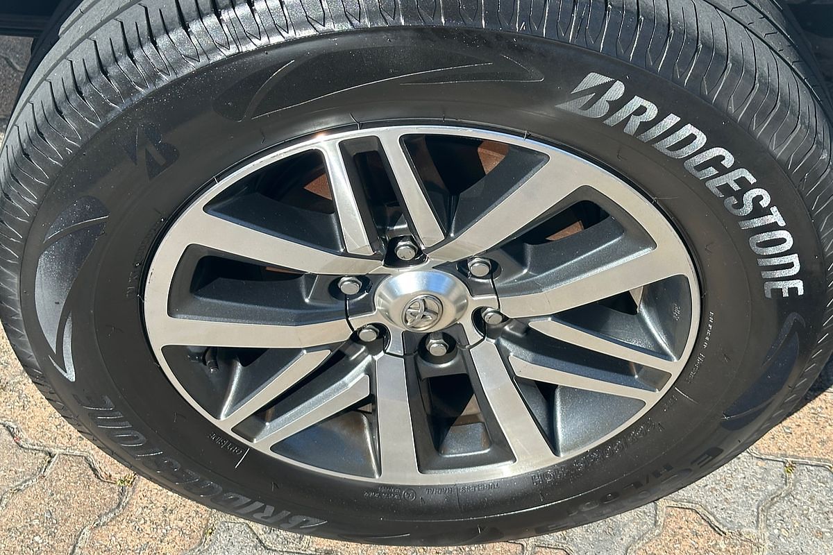 2020 Toyota Hilux SR5 GUN126R 4X4