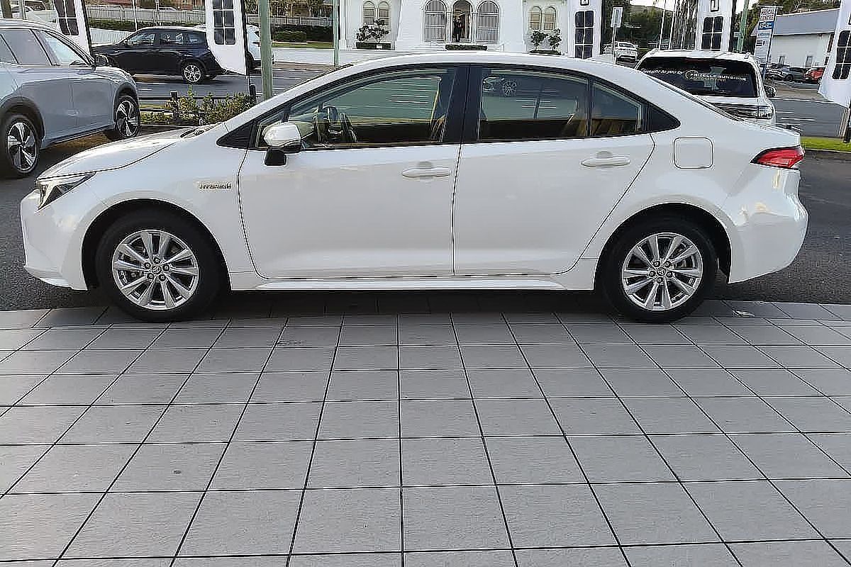 2023 Toyota Corolla SX Hybrid ZWE219R