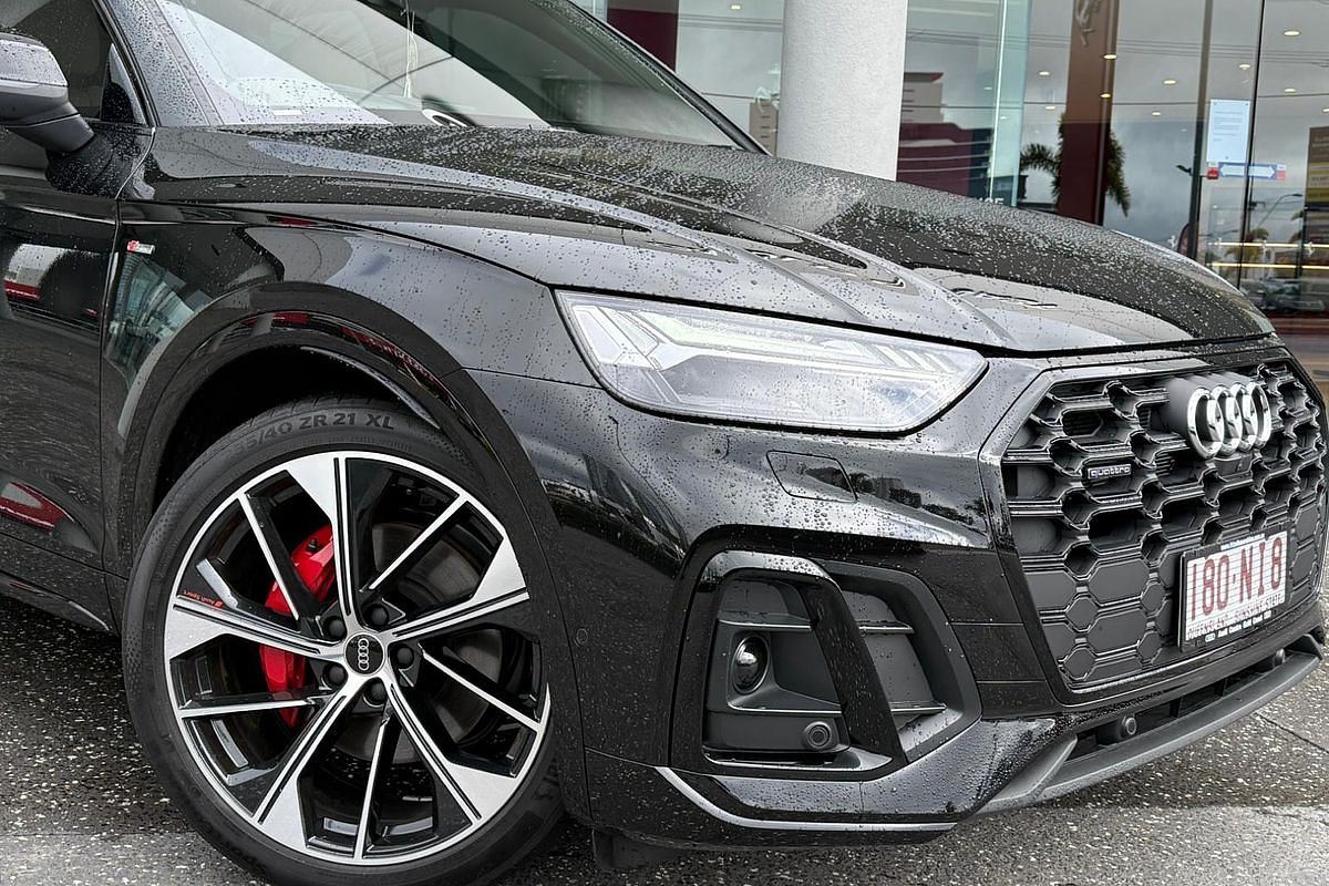 2024 Audi Q5 55 TFSI e S line FY