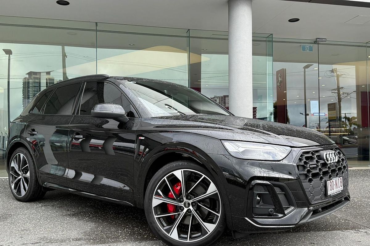 2024 Audi Q5 55 TFSI e S line FY