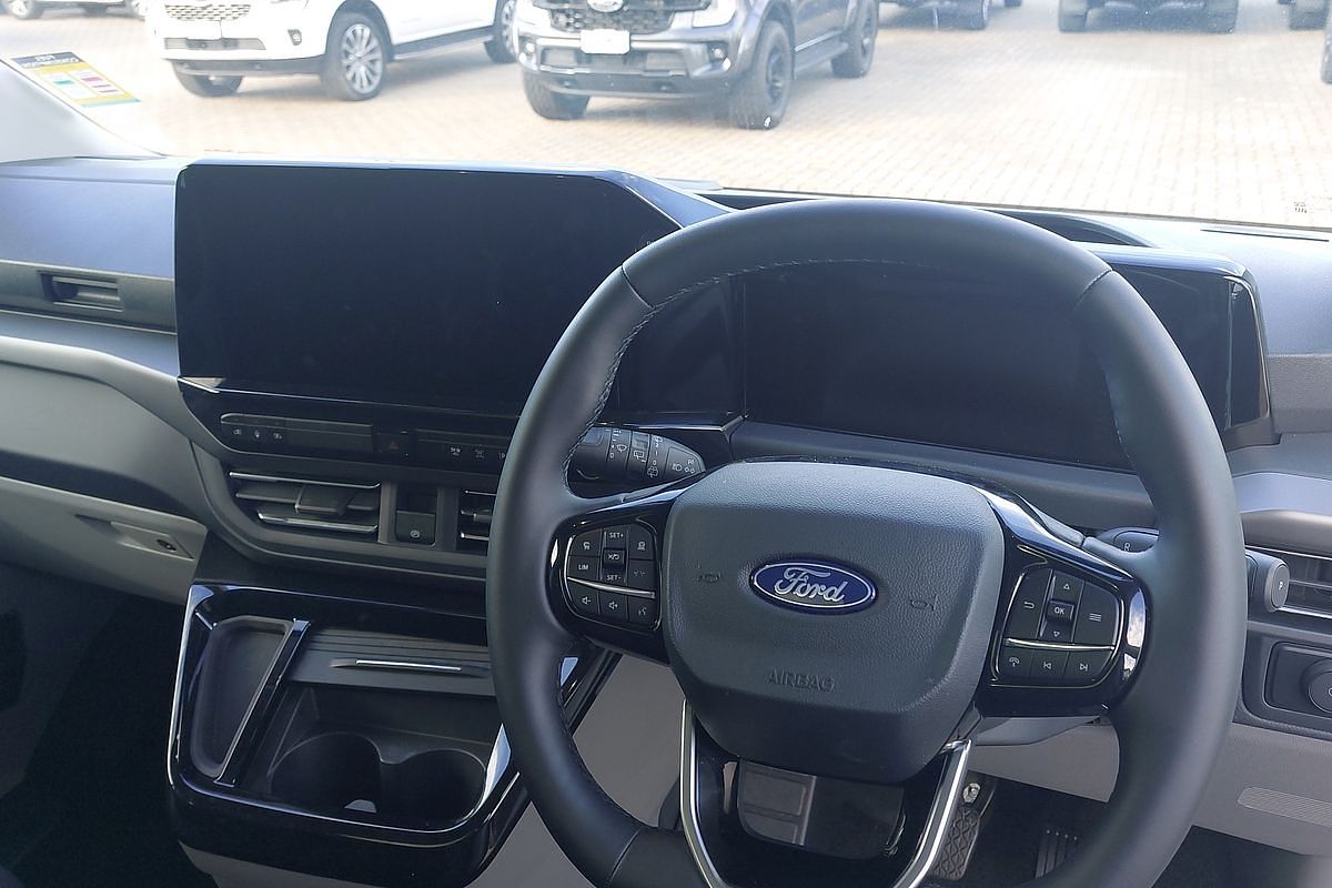 2025 Ford Tourneo Titanium X AV SWB