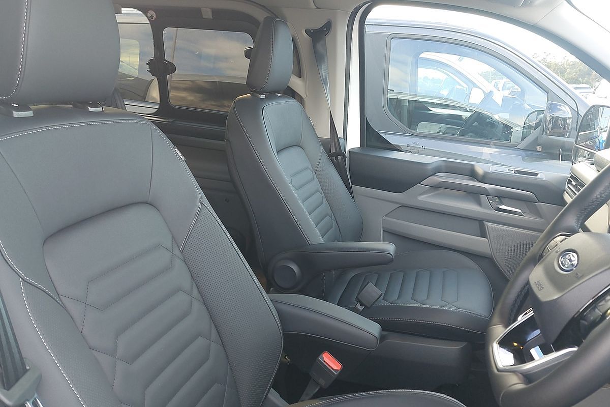 2025 Ford Tourneo Titanium X AV SWB