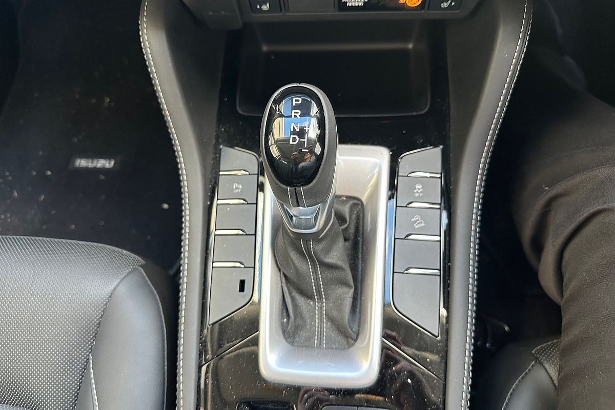 2024 Isuzu MU-X LS-T