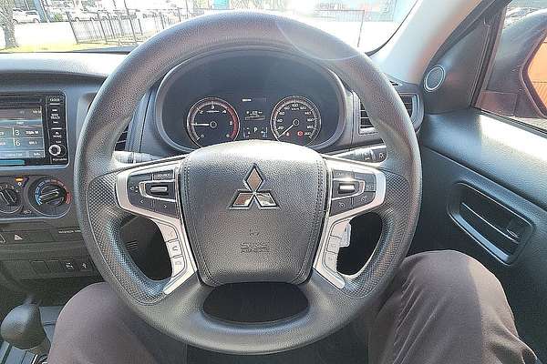 2020 Mitsubishi Triton GLX MR 4X4
