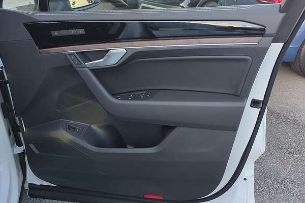 2025 Volkswagen Touareg 170TDI RC