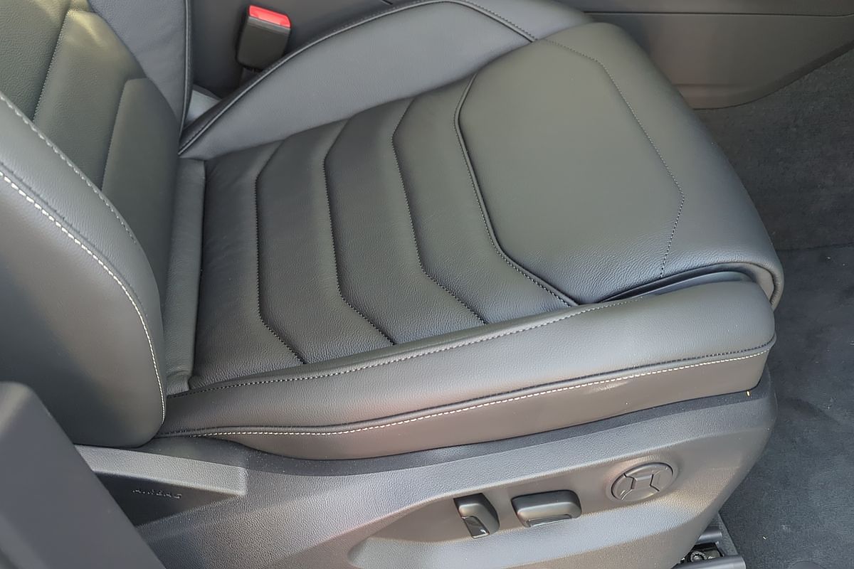 2025 Volkswagen Touareg 170TDI RC