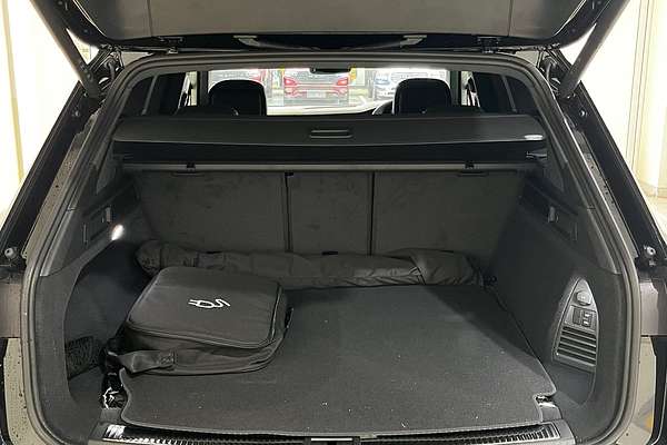 2024 Volkswagen Touareg R RC