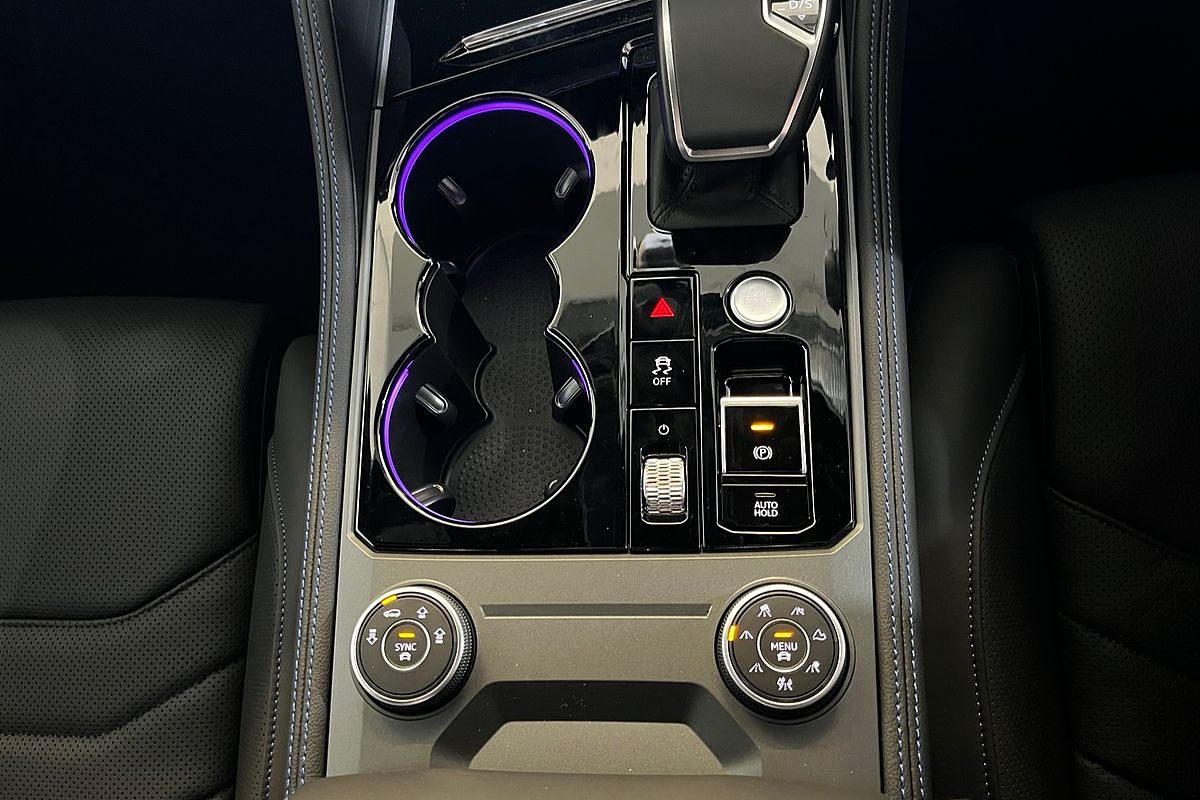 2024 Volkswagen Touareg R RC