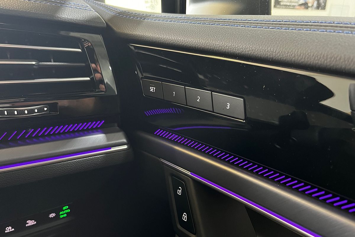 2024 Volkswagen Touareg R RC