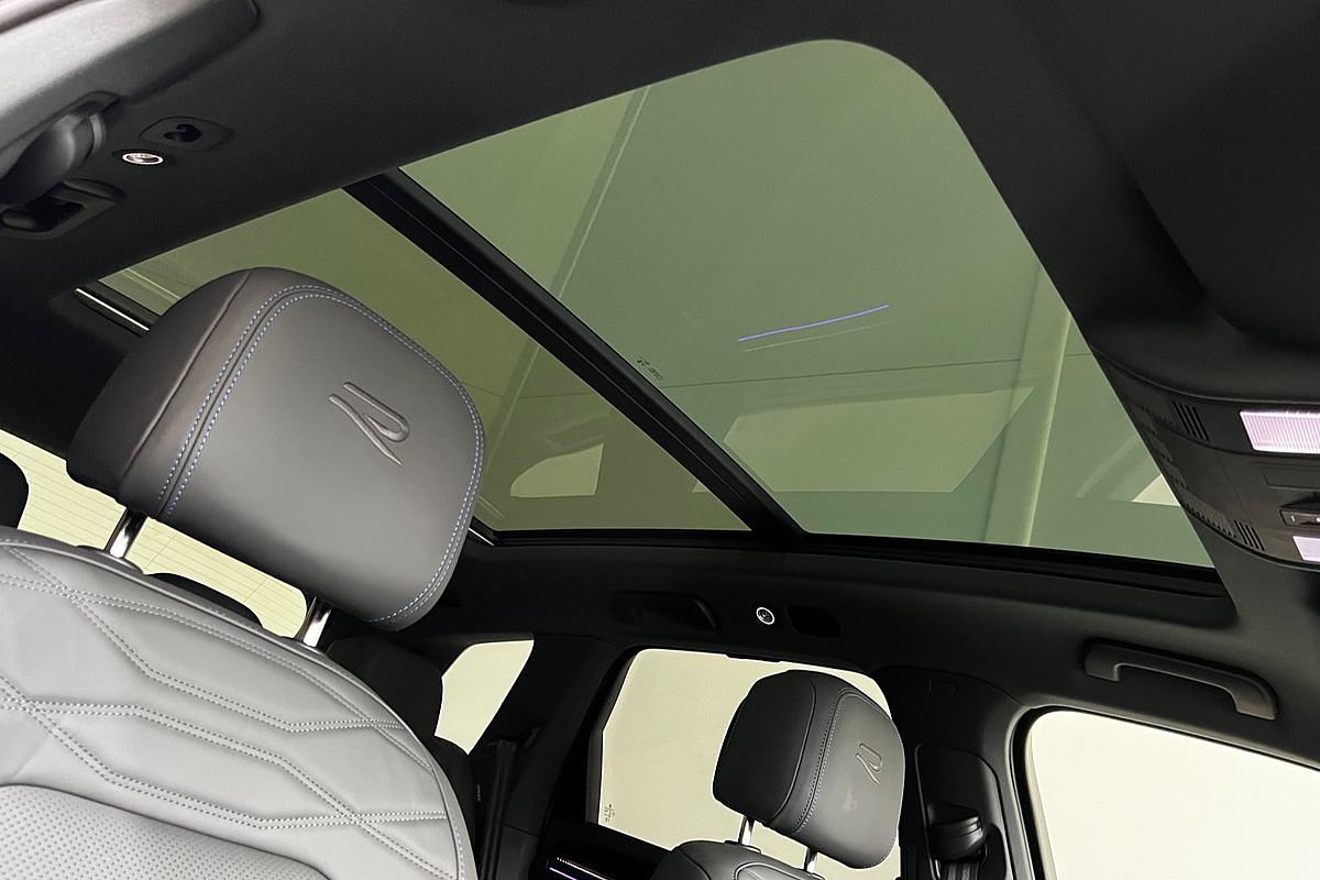 2024 Volkswagen Touareg R RC