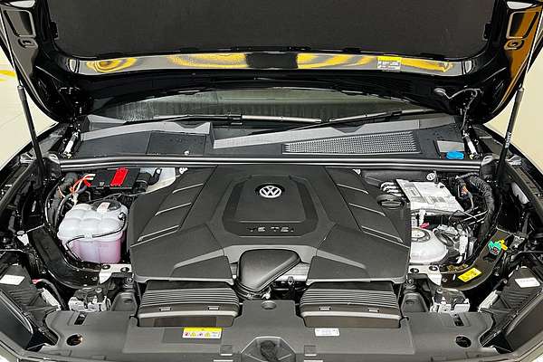 2024 Volkswagen Touareg R RC