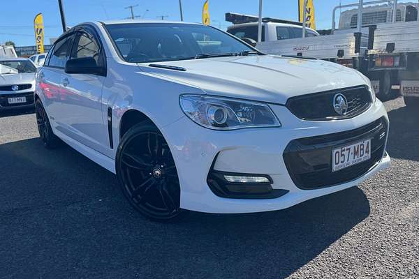 2016 Holden COMMODORE SV6 Black VF Series II