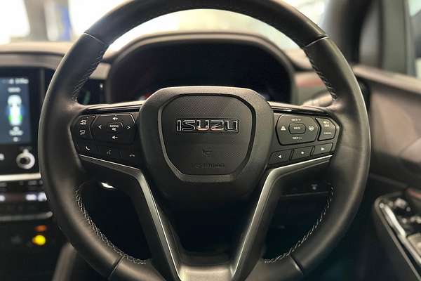 2025 Isuzu MU-X X-TERRAIN