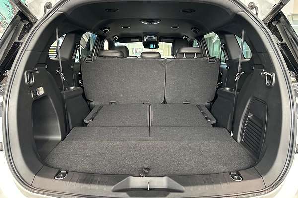 2025 Isuzu MU-X X-TERRAIN