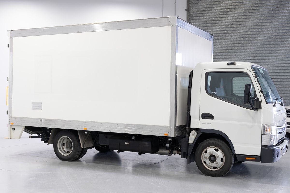 2022 Fuso Canter 515 4x2