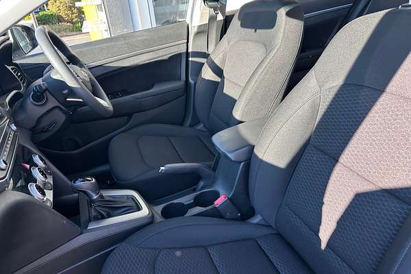 2019 Hyundai Elantra Go AD.2