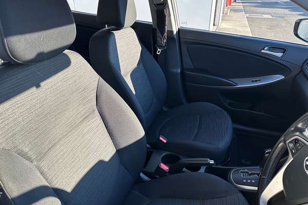 2019 Hyundai Accent Sport RB6