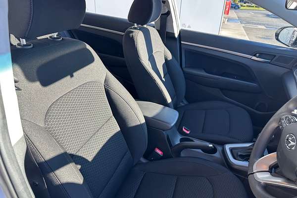 2019 Hyundai Elantra Go AD.2